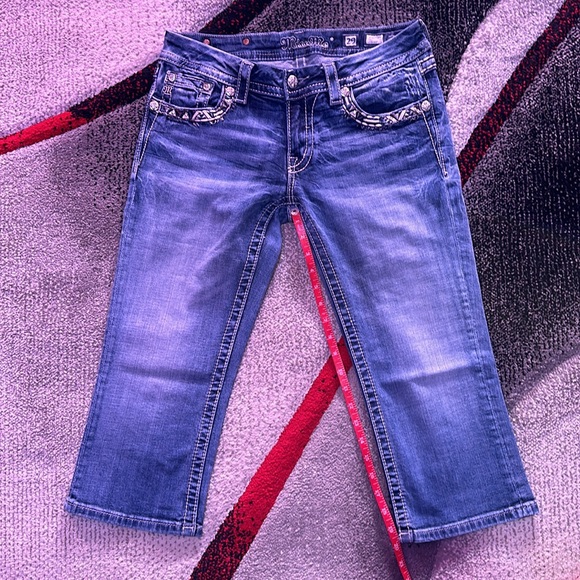 Ladies Miss Me Signature Crop - Picture 5 of 8